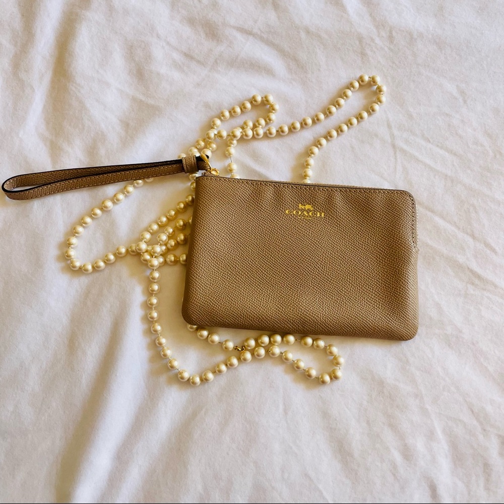 ✅SOLD NWT Coach Corner Zip Wristlet, Gold and Taupe, Outlet